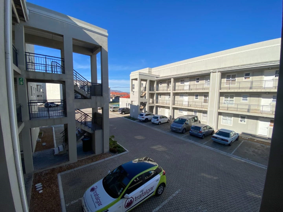 2 Bedroom Property for Sale in Muizenberg Western Cape